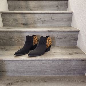 Stylish Black Ankle Boots with Leopard Detail NWOT